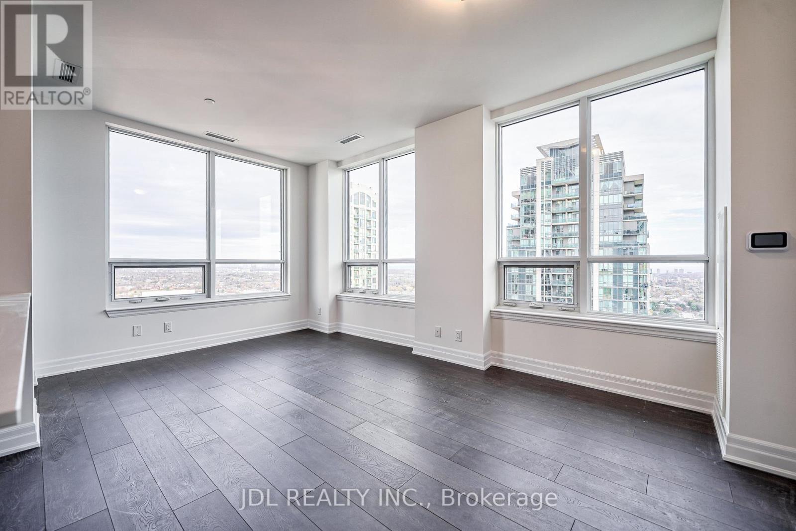 #2604 -36 ELM DR, #2604