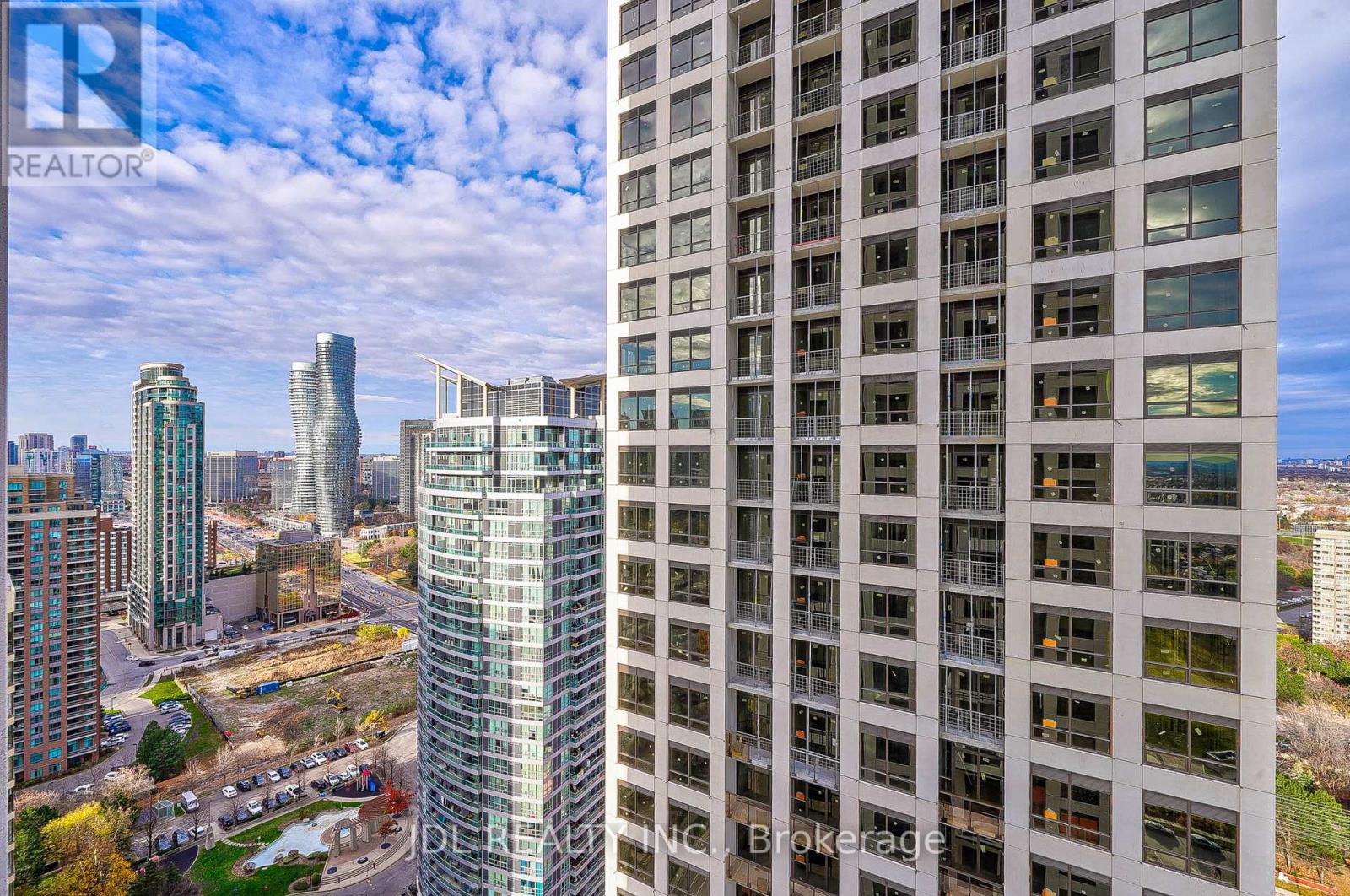 #2604 -36 ELM DR, #2604