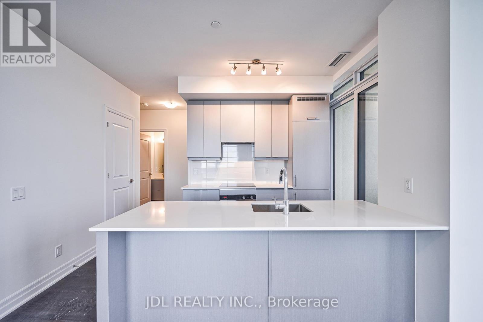 #2604 -36 ELM DR, #2604