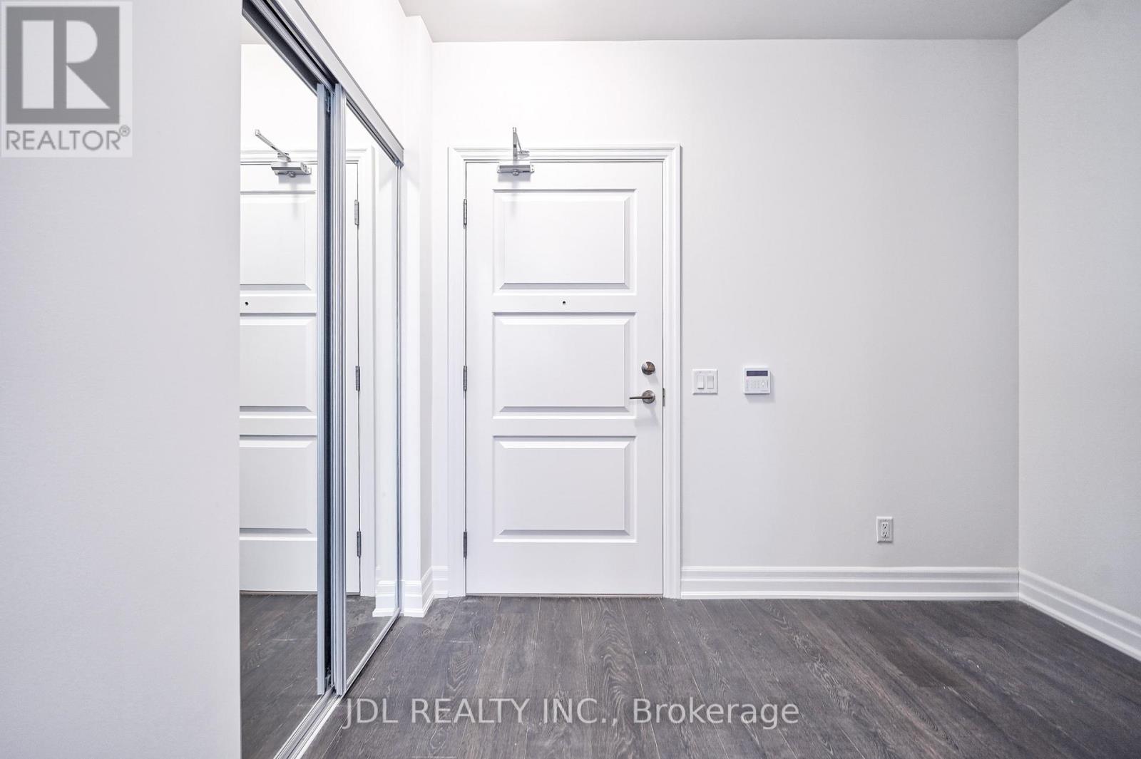 #2604 -36 ELM DR, #2604