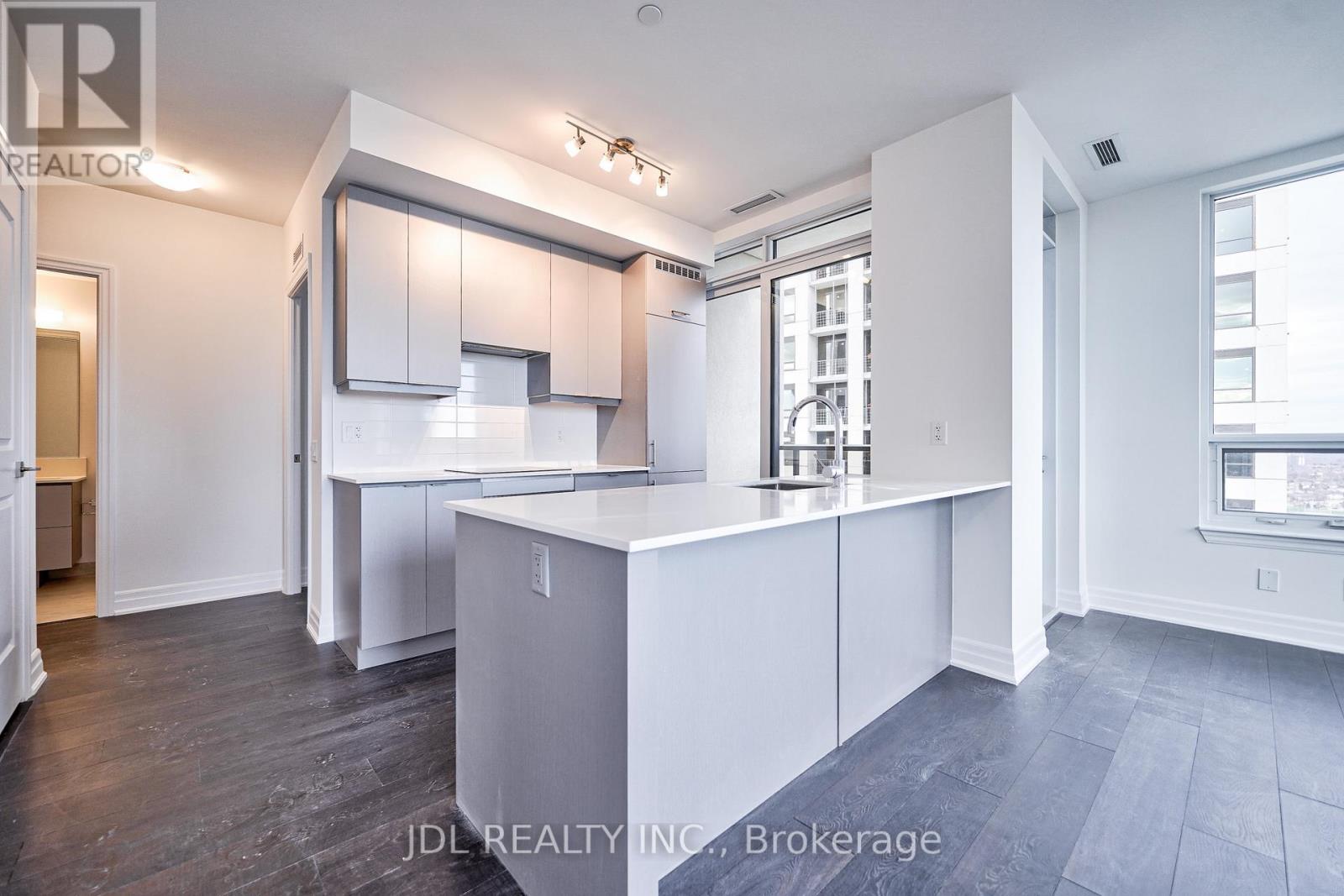 #2604 -36 ELM DR, #2604