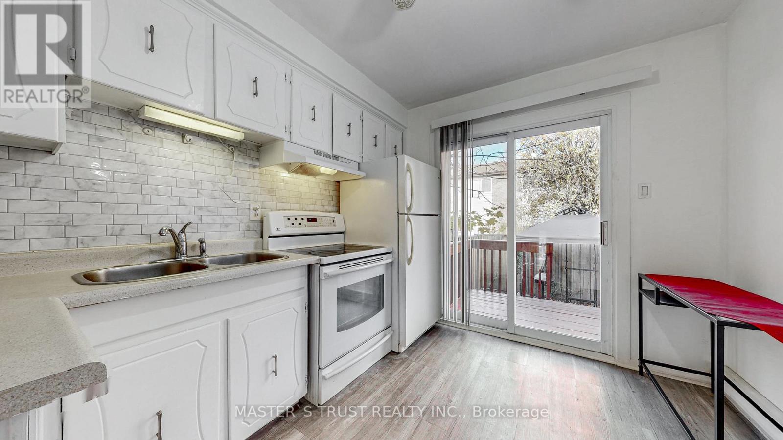#9 -2380 BROMSGROVE RD, #9