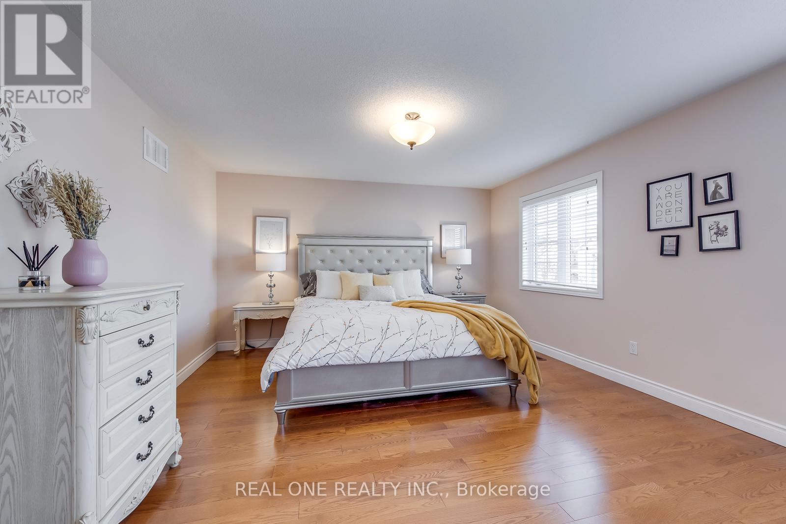 2446 BON ECHO DR