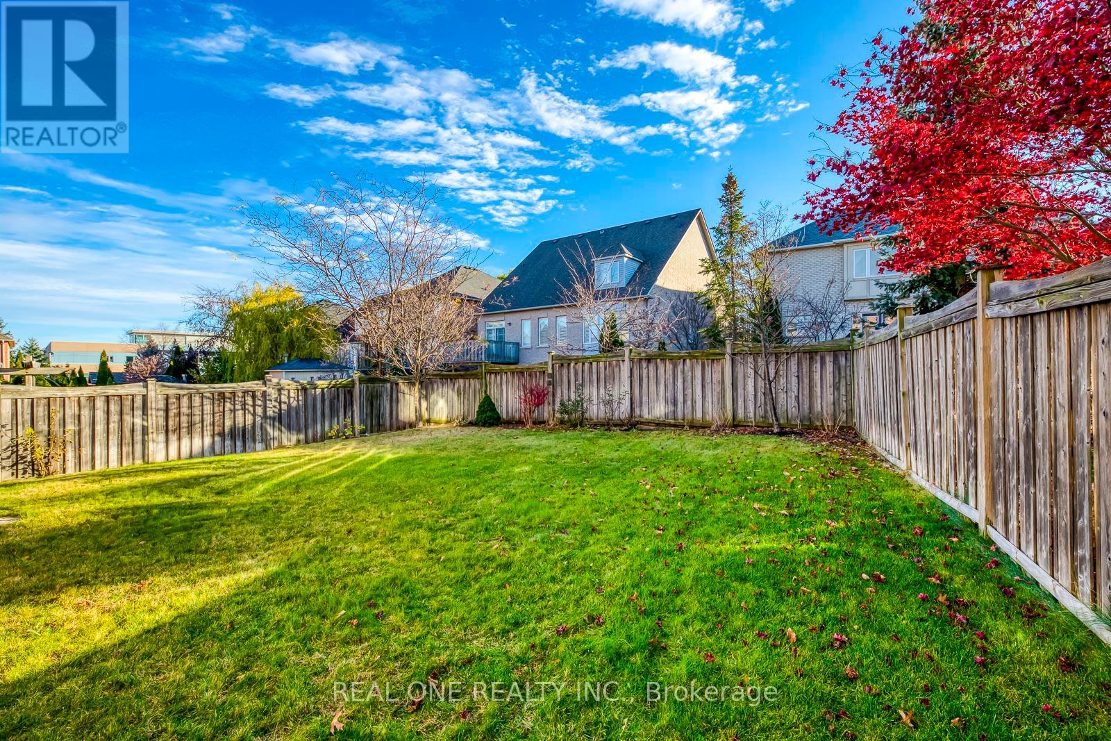 2446 BON ECHO DR