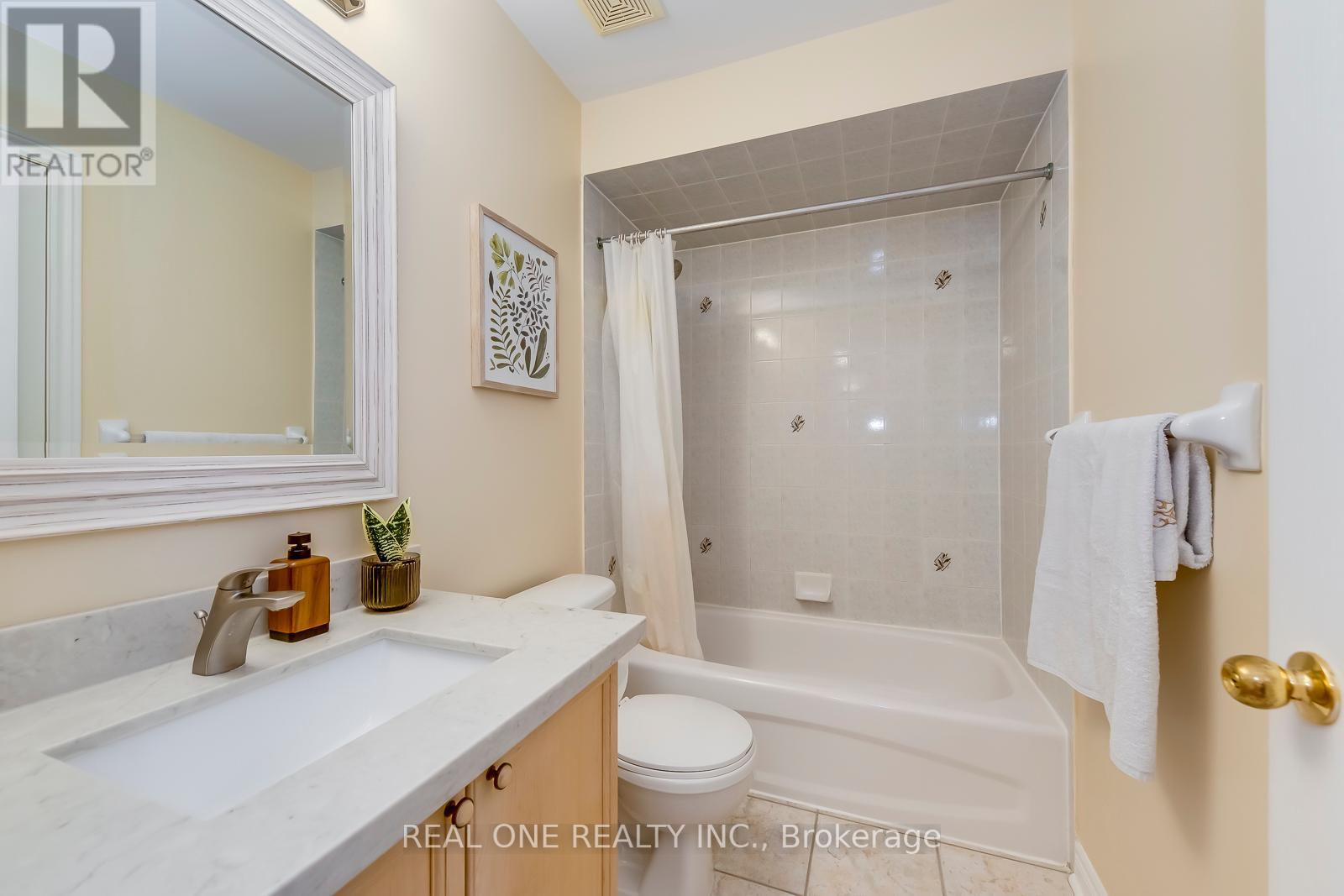 2446 BON ECHO DR