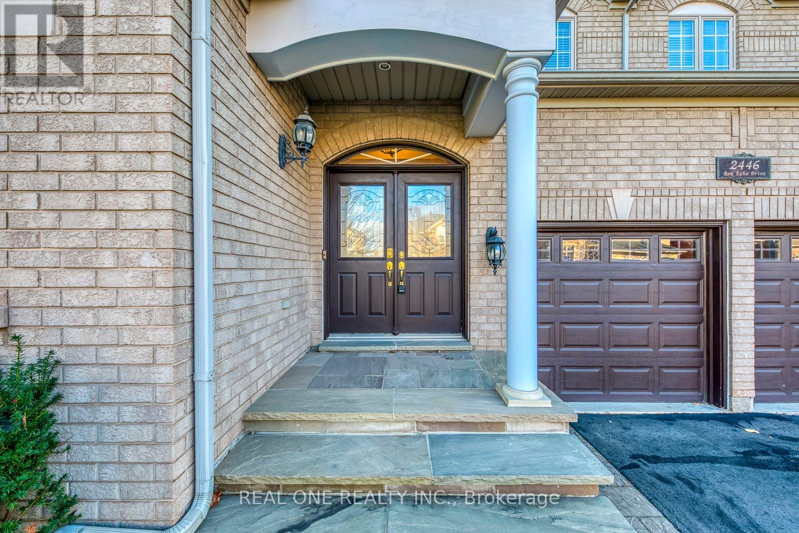 2446 BON ECHO DR