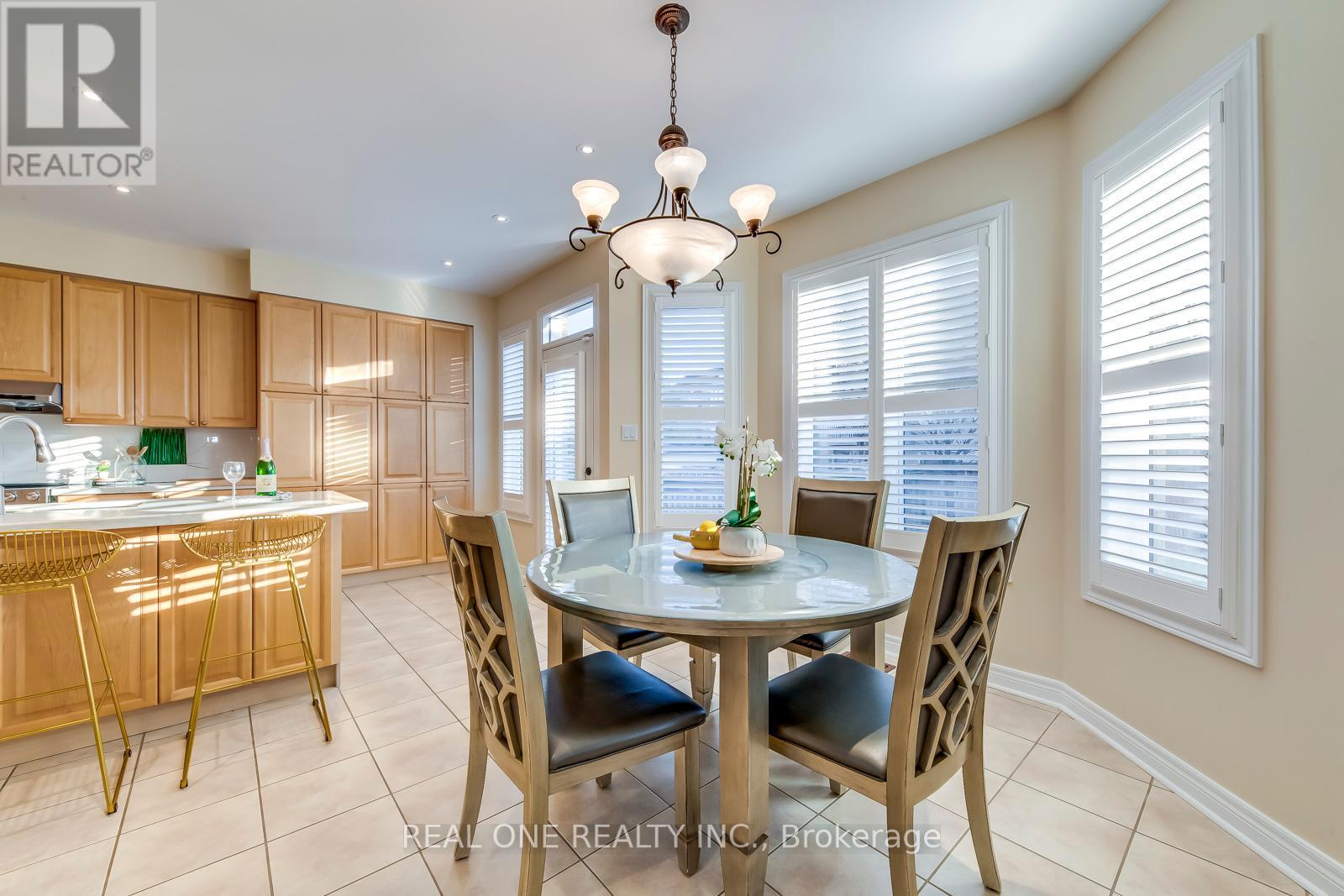 2446 BON ECHO DR