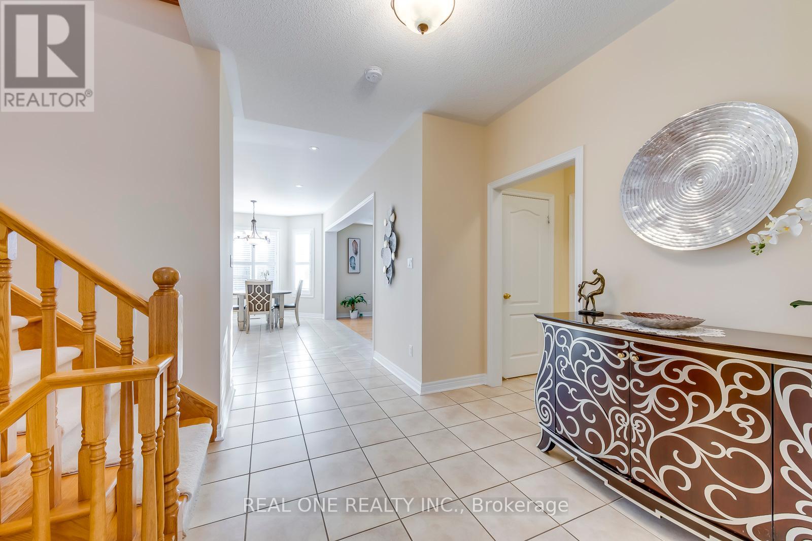 2446 BON ECHO DR