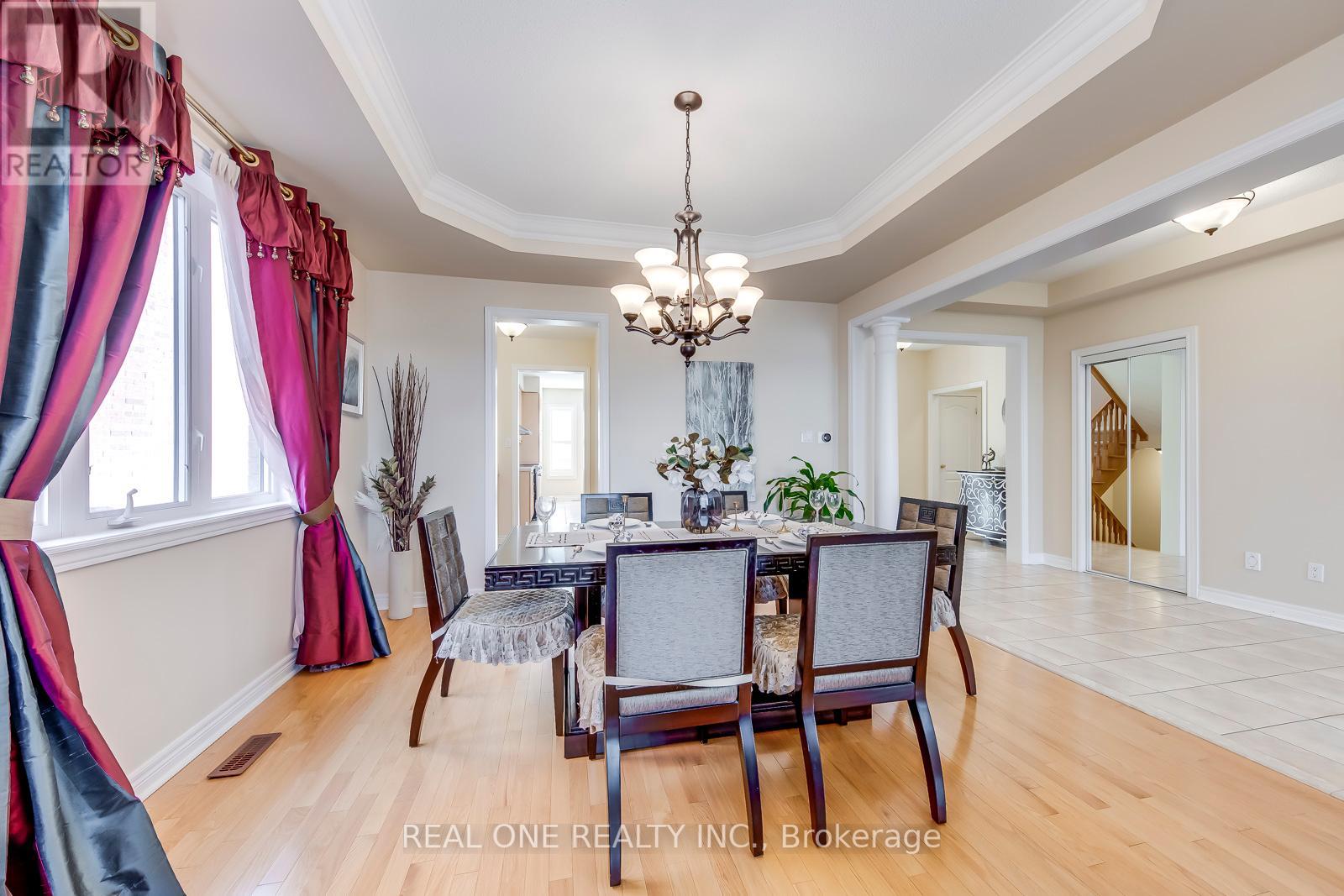 2446 BON ECHO DR