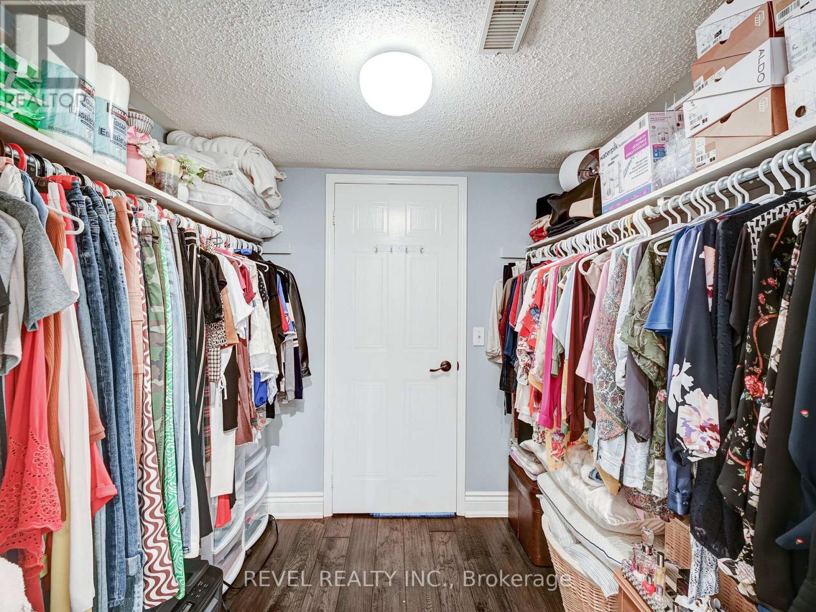 #37 -119 BRISTOL RD E, #37