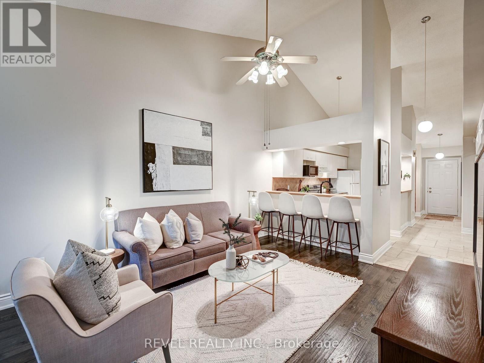 #37 -119 BRISTOL RD E, #37