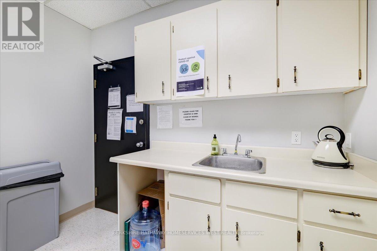 #215 -5080 TIMBERLEA BLVD, #215