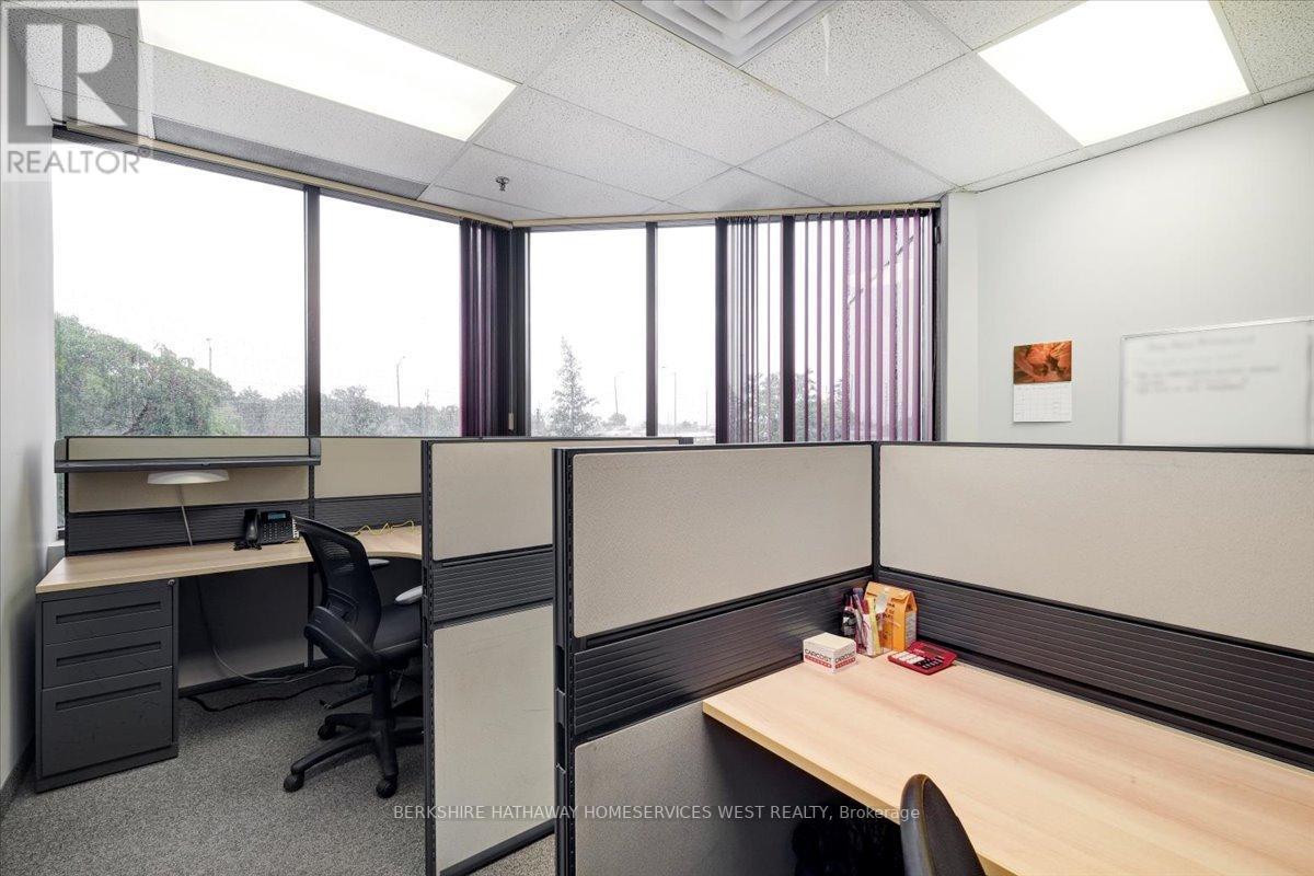 #215 -5080 TIMBERLEA BLVD, #215