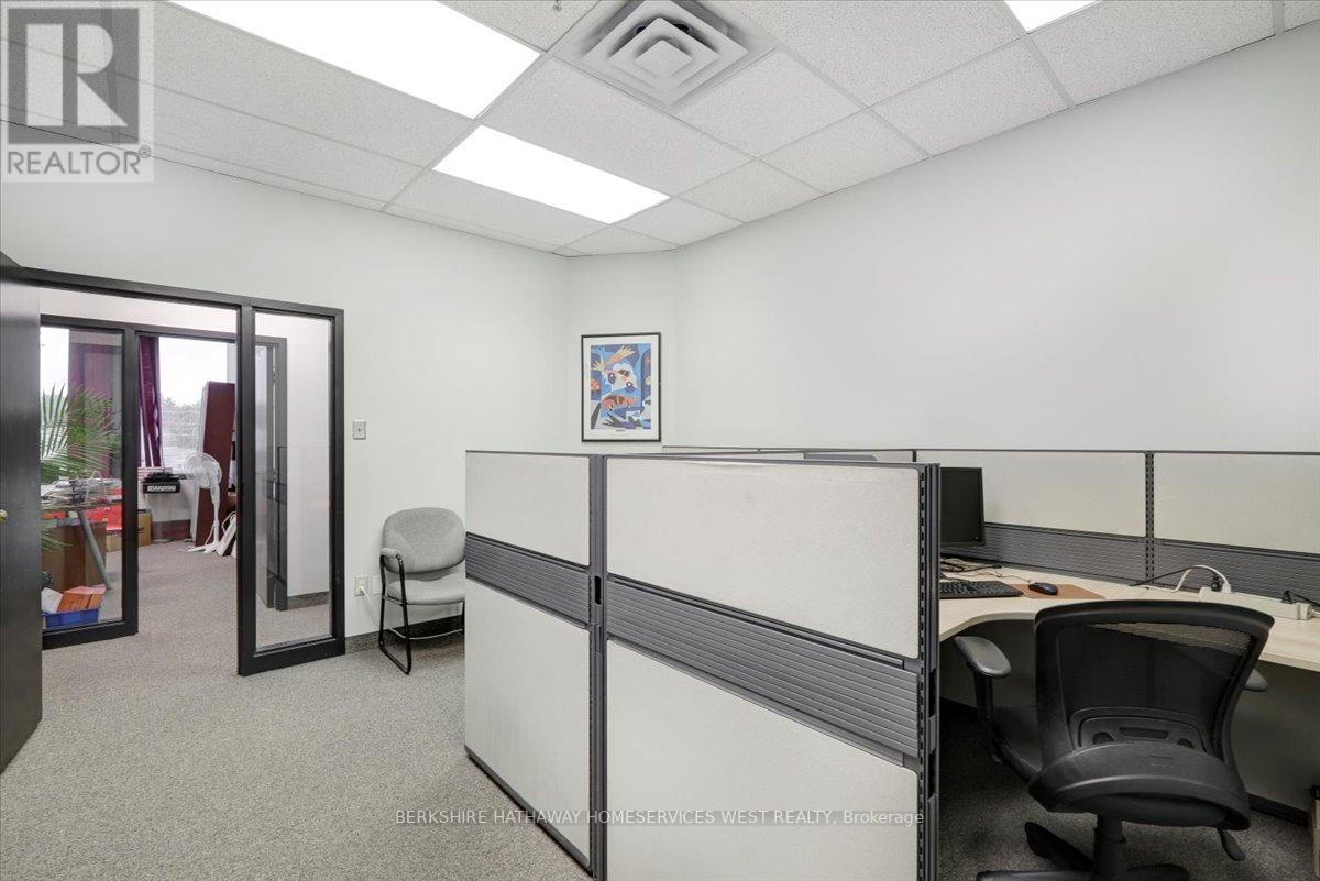 #215 -5080 TIMBERLEA BLVD, #215
