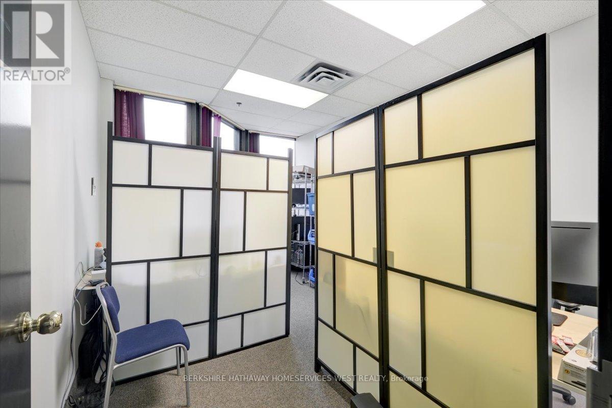 #215 -5080 TIMBERLEA BLVD, #215