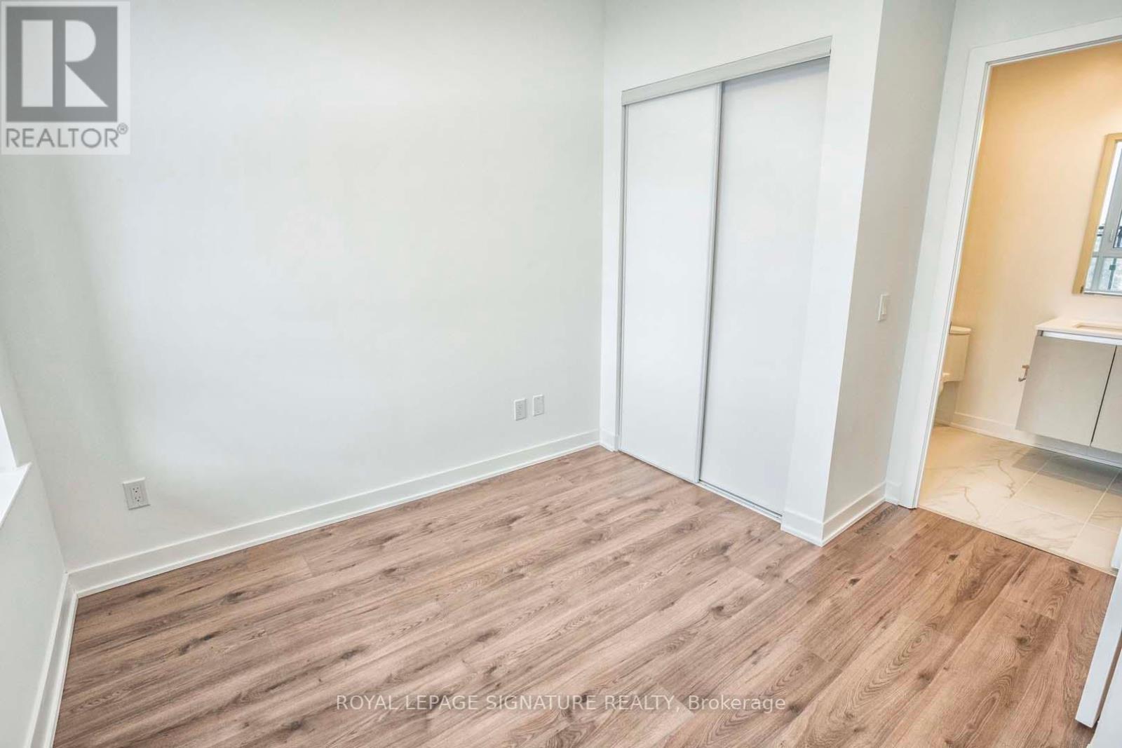 #232 -405 DUNDAS ST W, #232