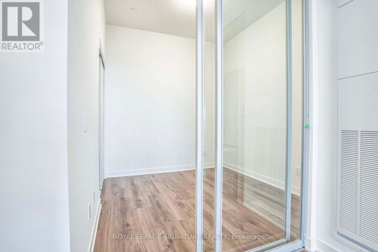 #232 -405 DUNDAS ST W, #232