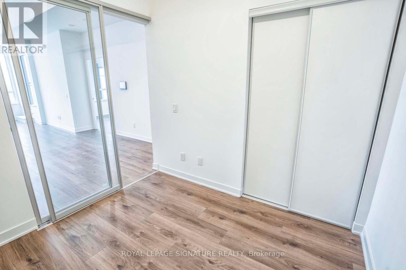#232 -405 DUNDAS ST W, #232