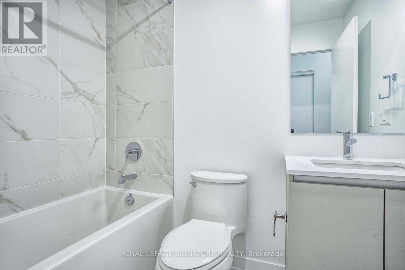 #232 -405 DUNDAS ST W, #232