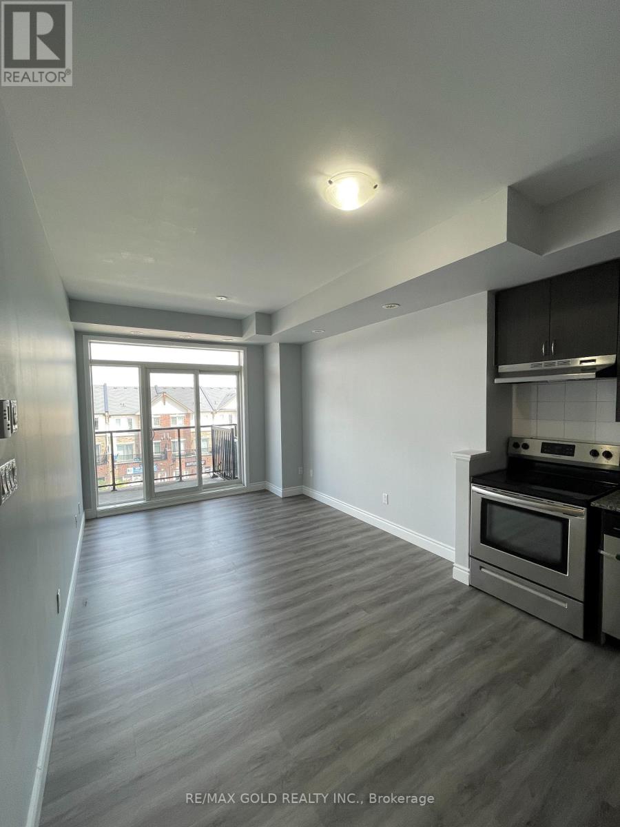 #304 -50 SKY HARBOUR DR, #304