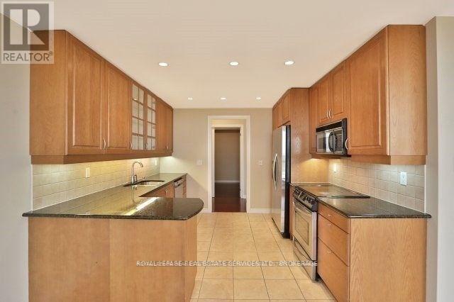 #2201 -1900 THE COLLEGEWAY, #2201