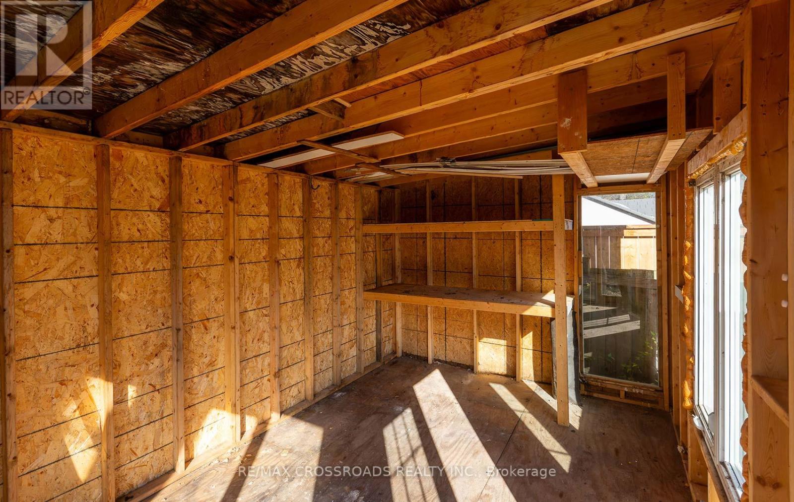 2371 BARCLAY RD