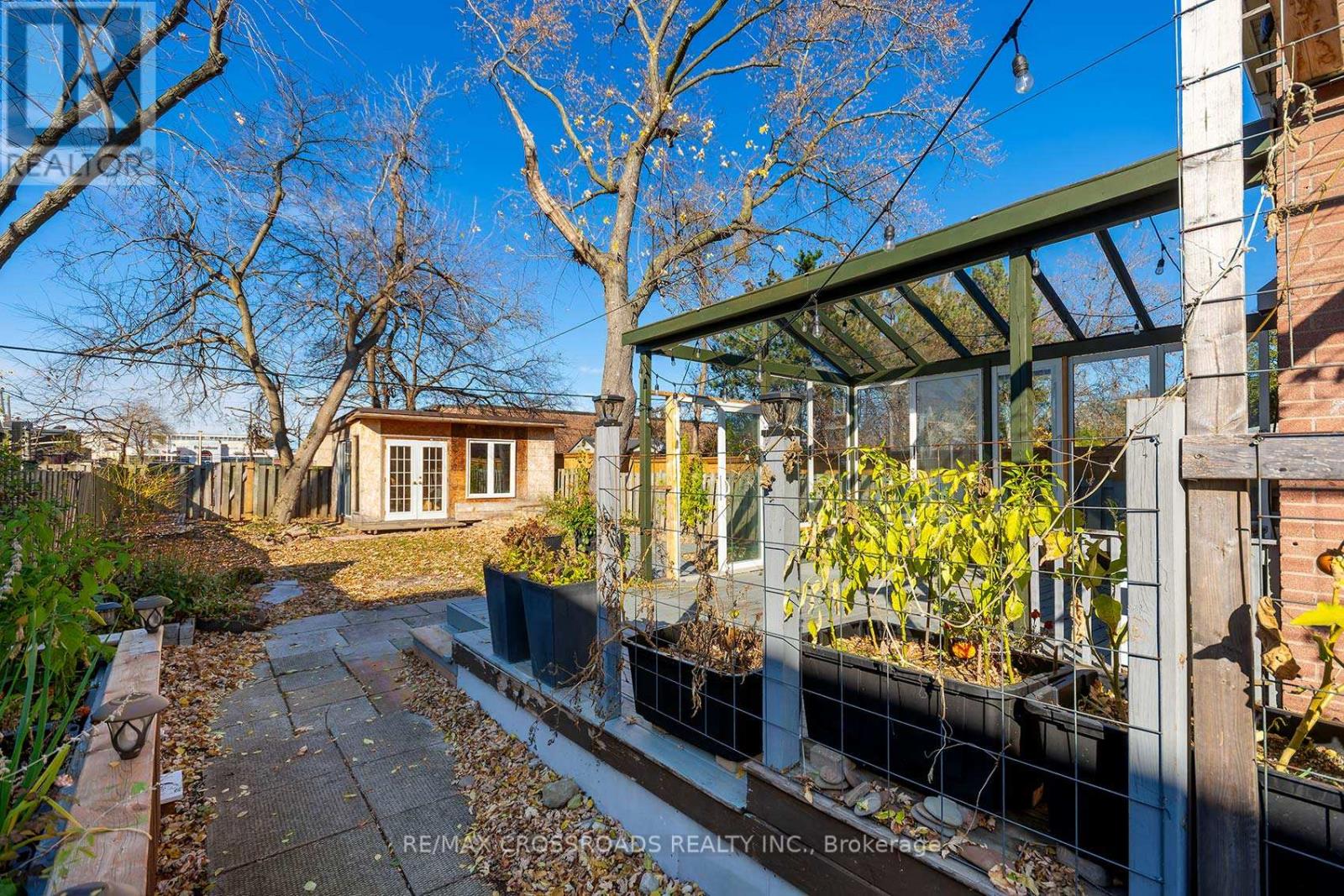 2371 BARCLAY RD