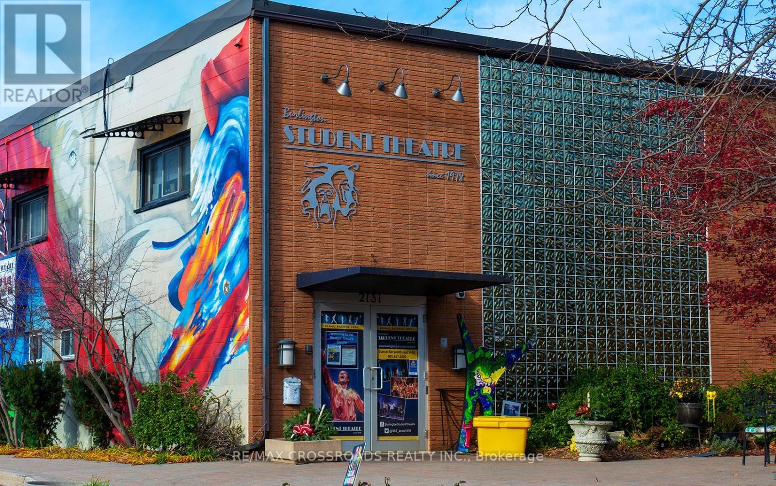 2371 BARCLAY RD