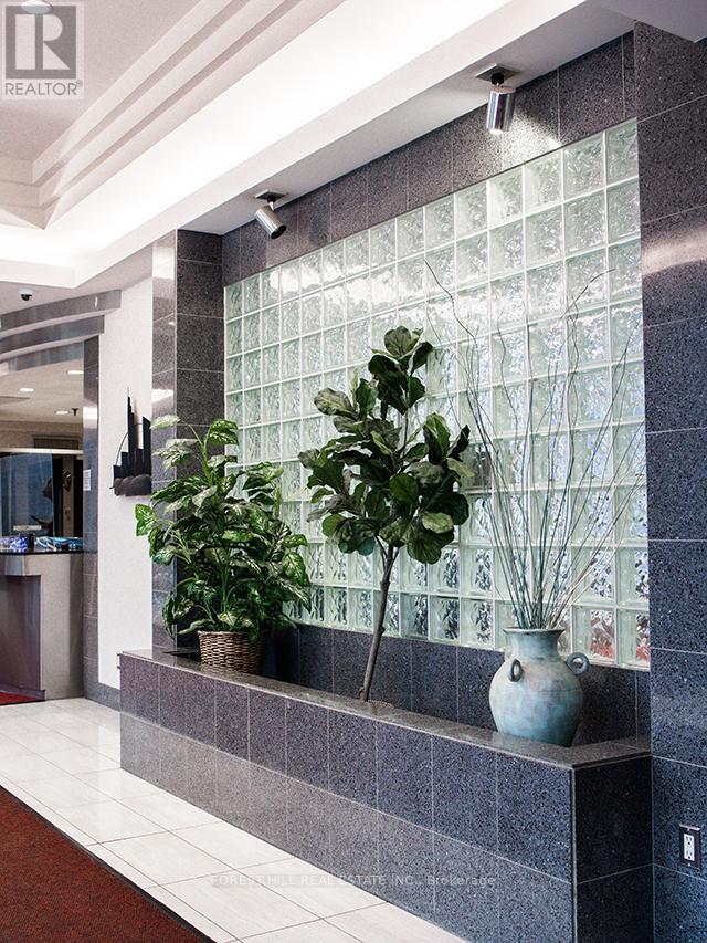 #807 -265 ENFIELD PL, #807