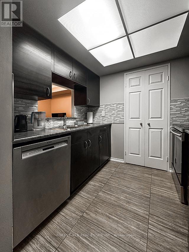 #807 -265 ENFIELD PL, #807
