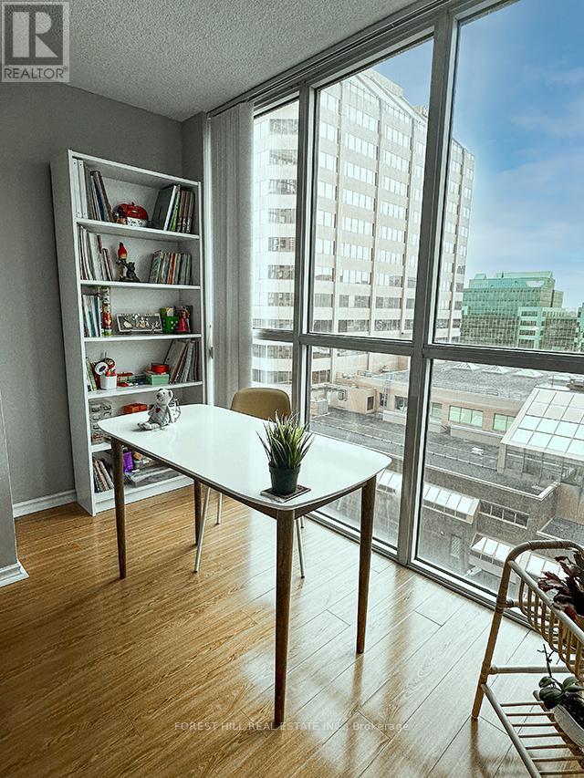 #807 -265 ENFIELD PL, #807
