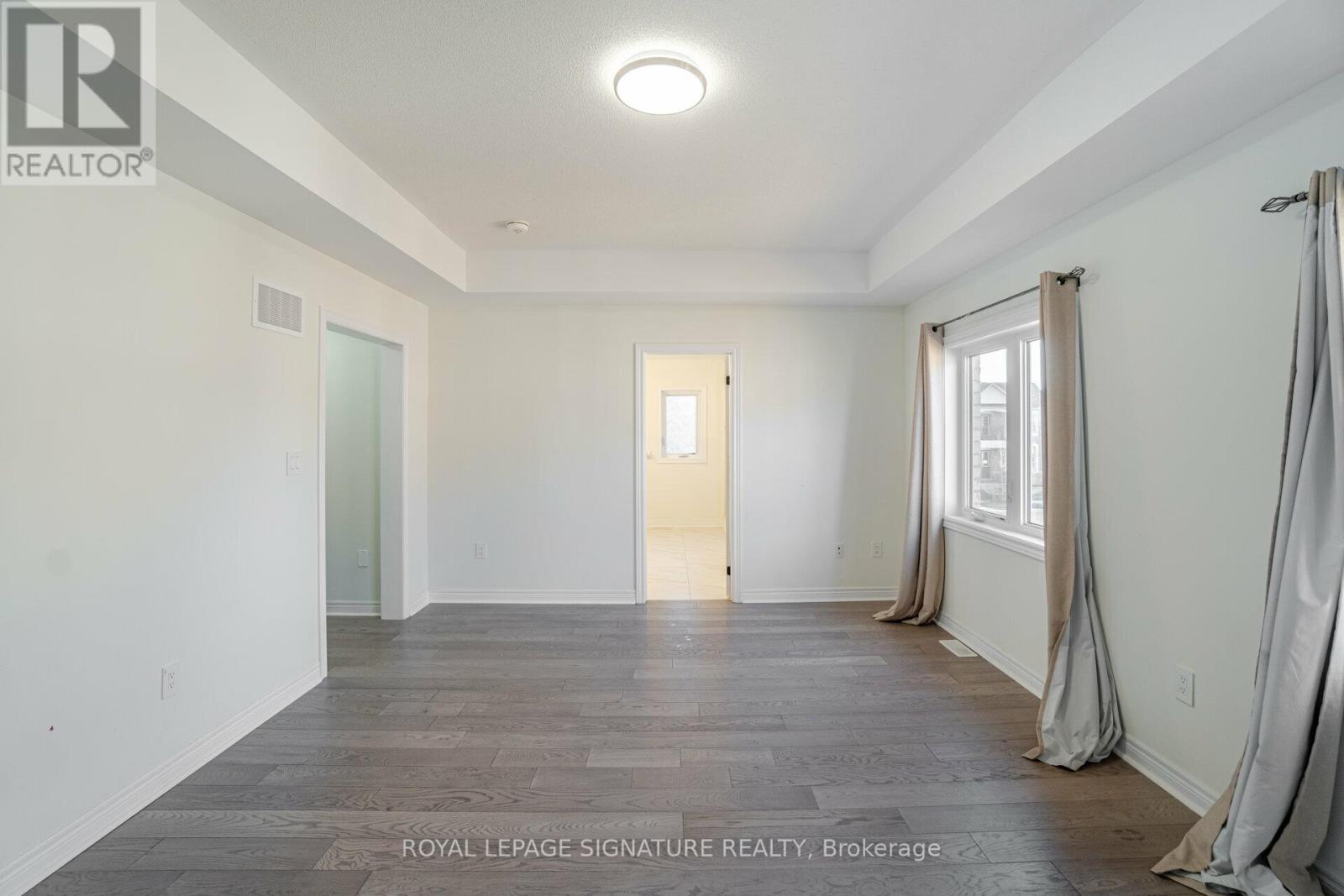 #1 -3 FARRINGDON CRES, #1