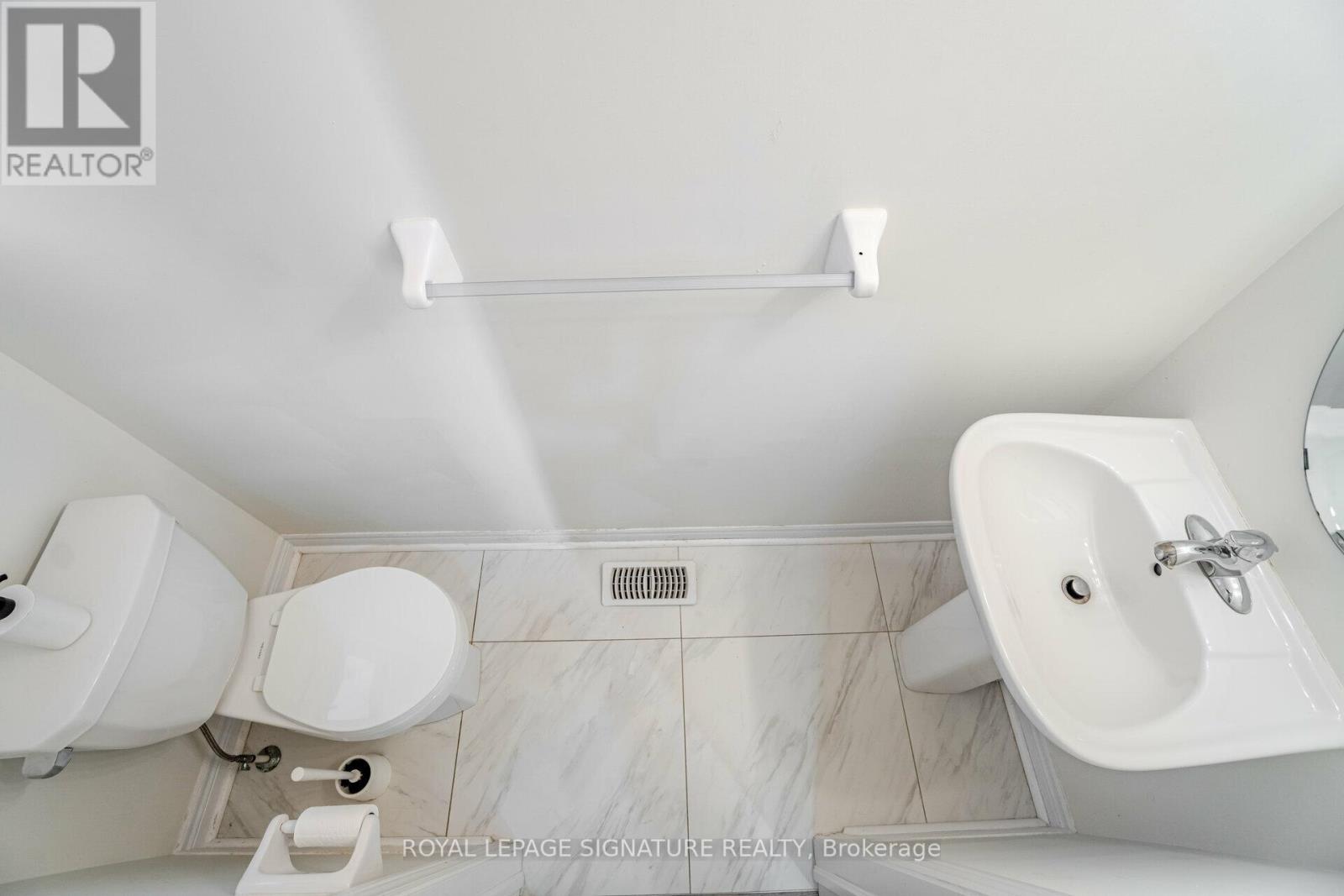 #1 -3 FARRINGDON CRES, #1