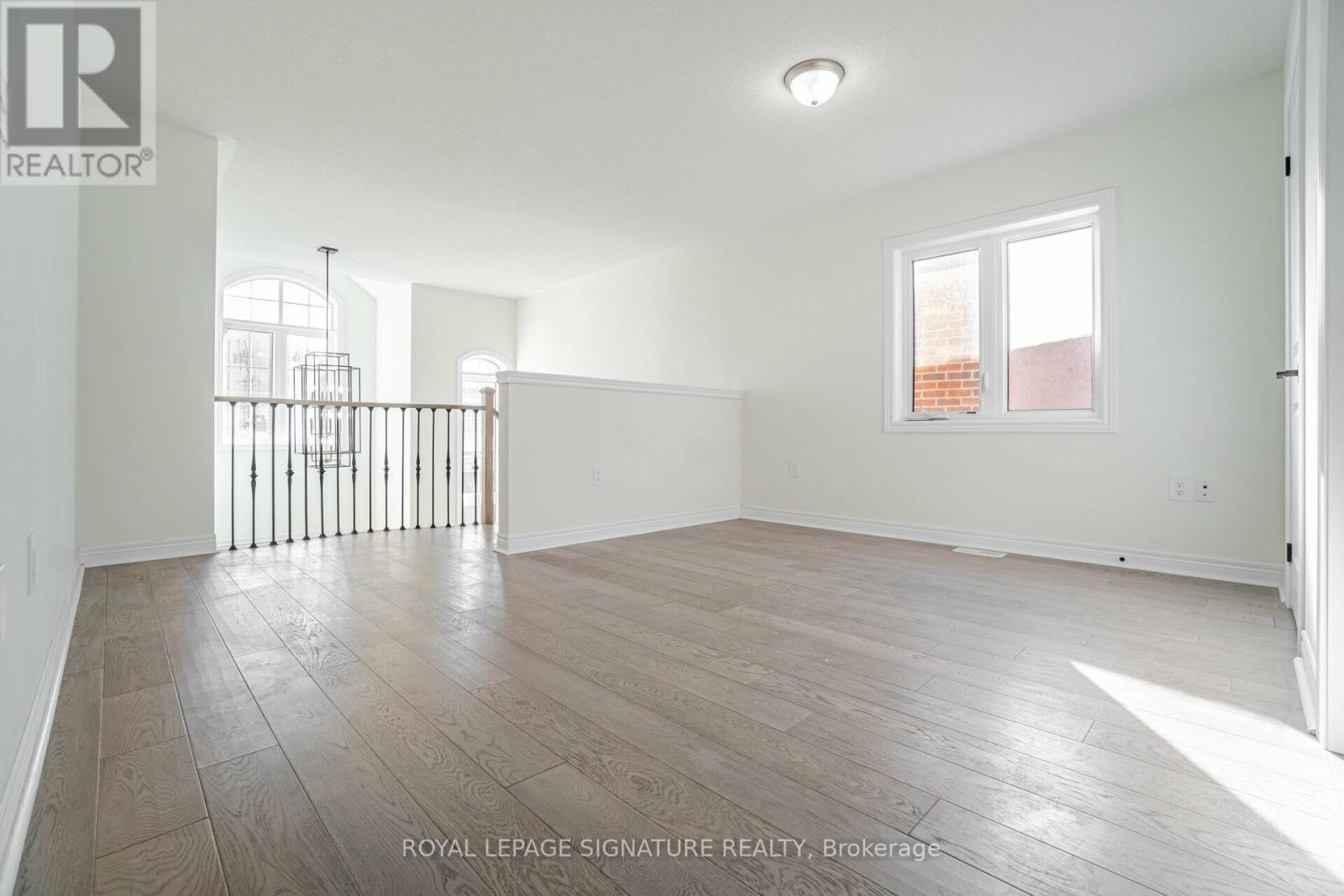 #1 -3 FARRINGDON CRES, #1