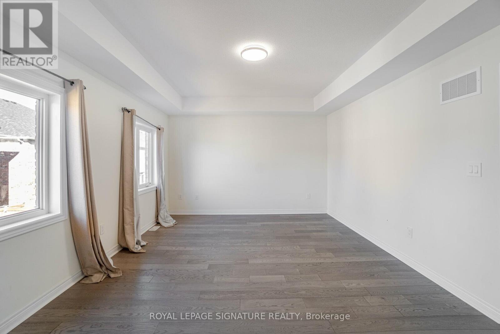 #1 -3 FARRINGDON CRES, #1