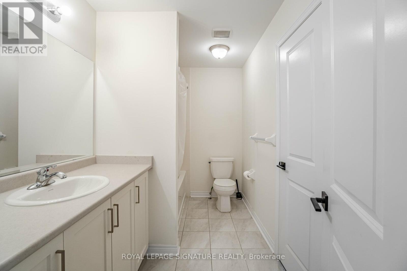 #1 -3 FARRINGDON CRES, #1