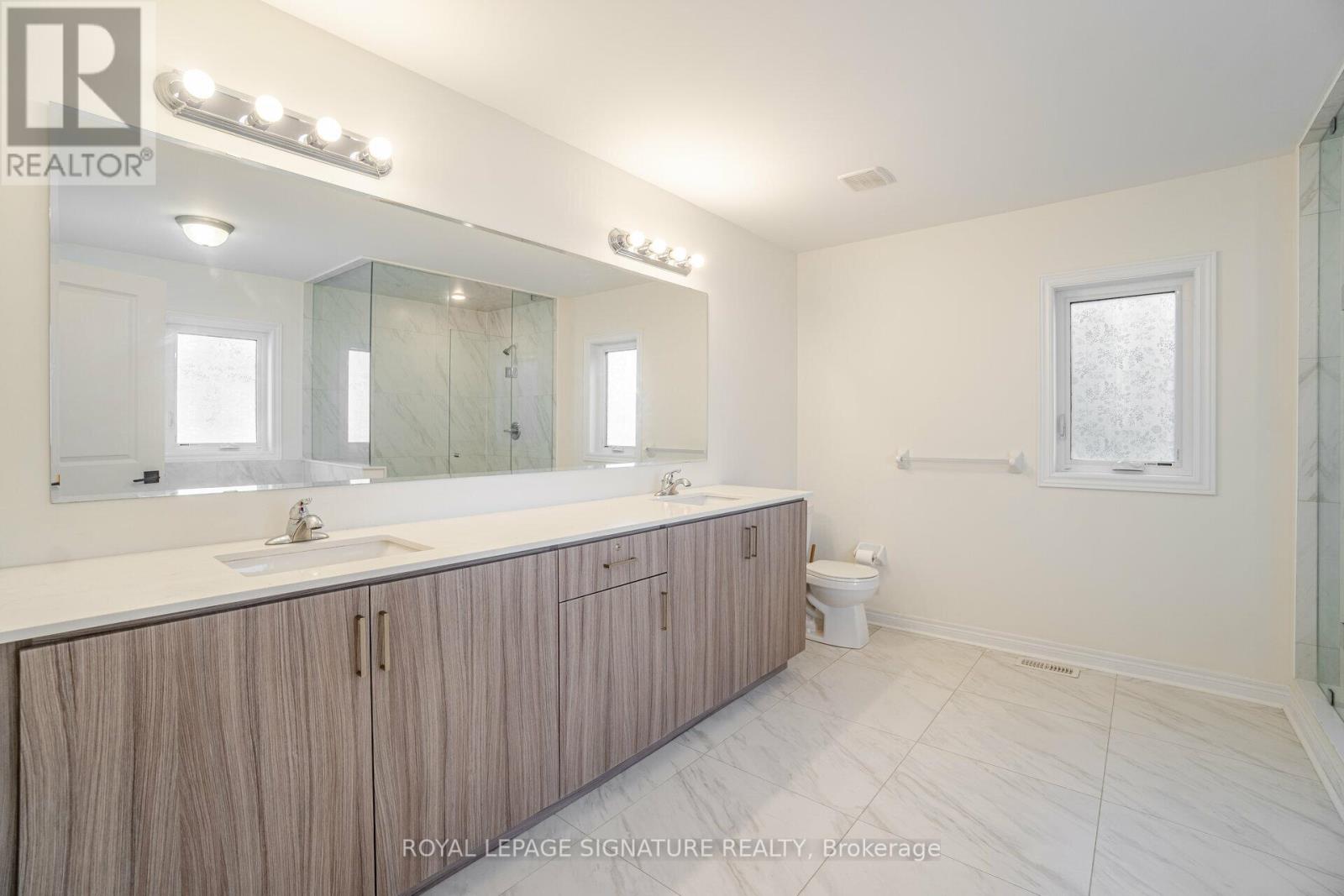#1 -3 FARRINGDON CRES, #1