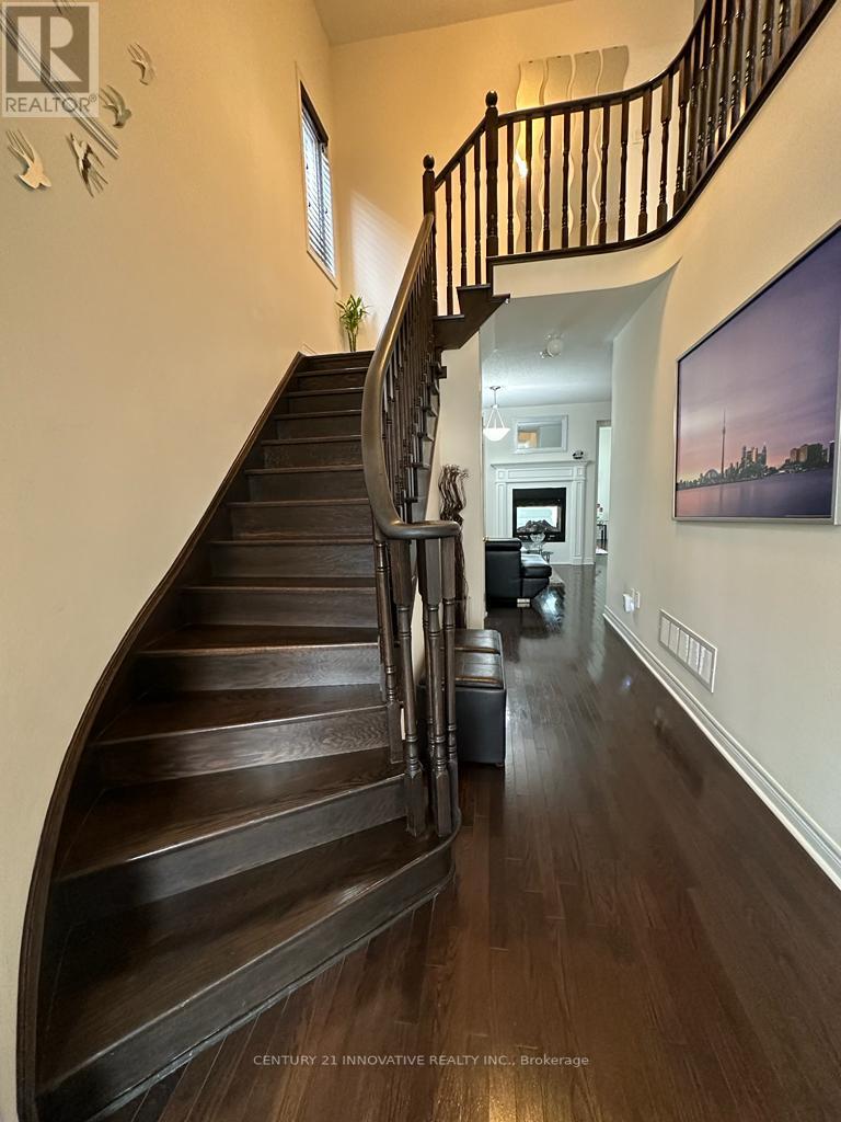 13 FAIRSERVICE DR