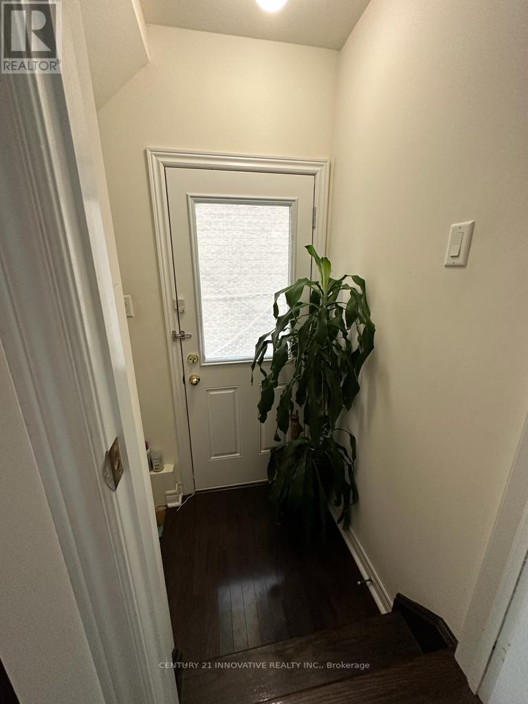 13 FAIRSERVICE DR