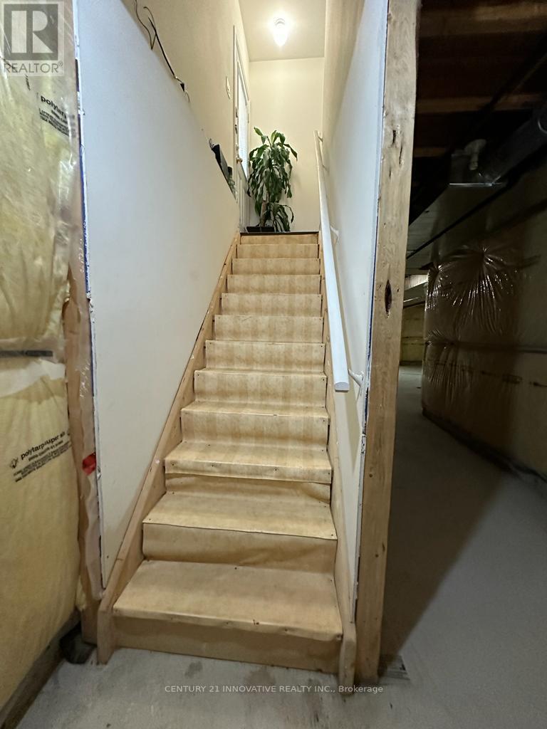 13 FAIRSERVICE DR