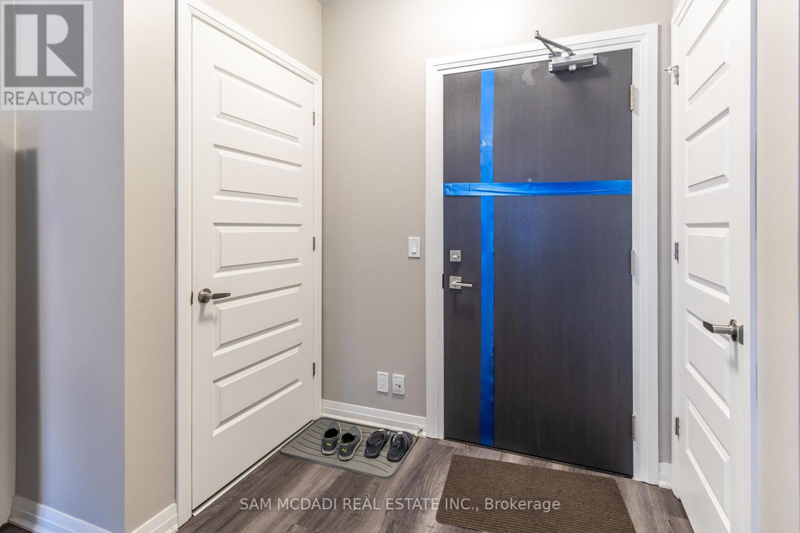 #303 -102 GROVEWOOD COMMON CRT, #303
