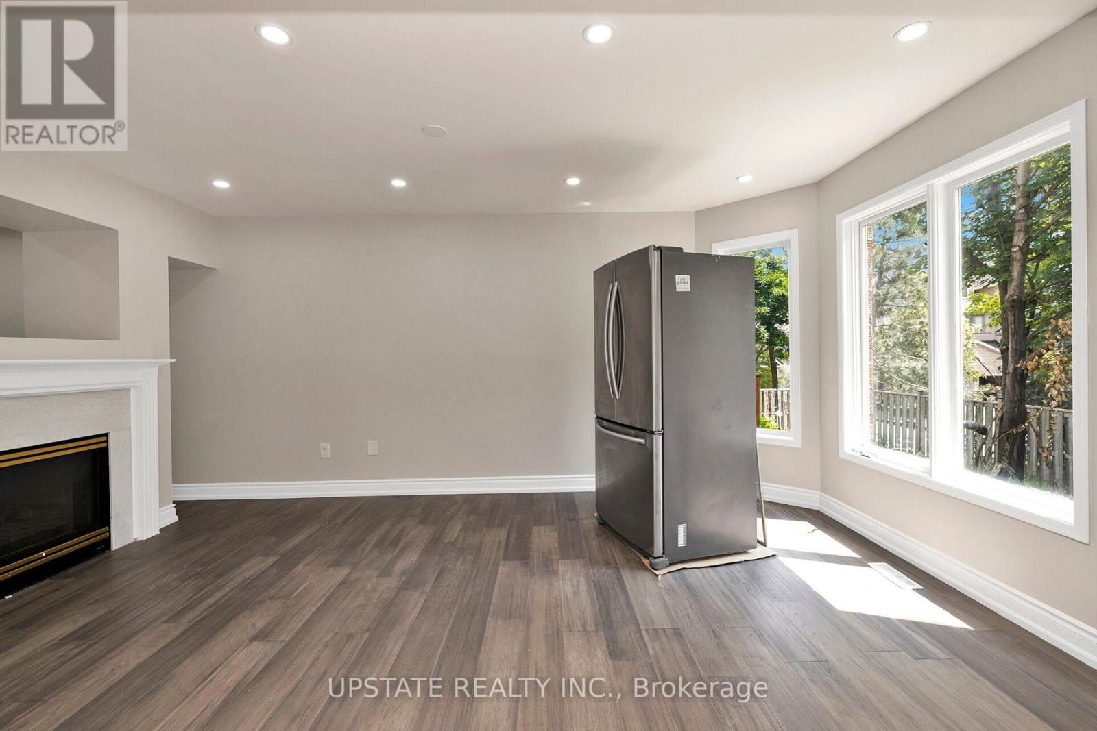 2262 YORKTOWN CIRC