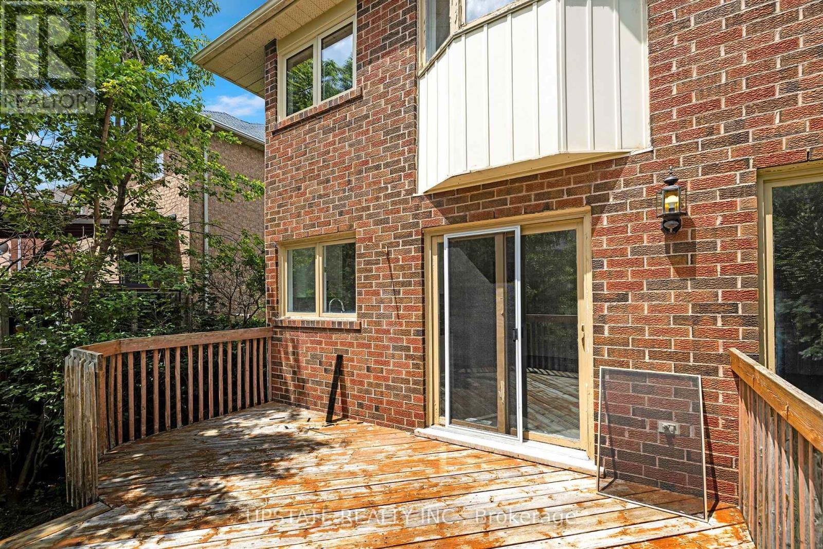 2262 YORKTOWN CIRC