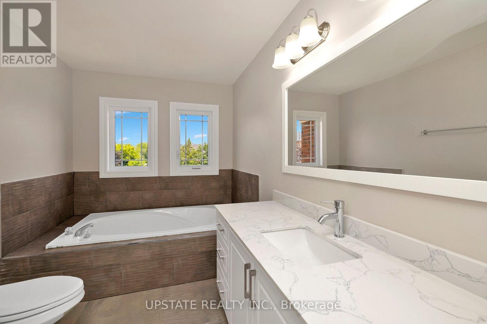 2262 YORKTOWN CIRC