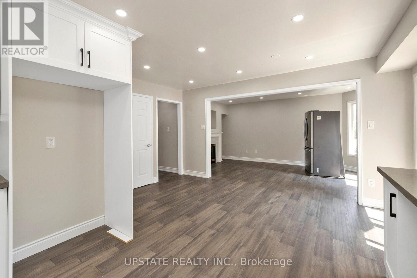 2262 YORKTOWN CIRC
