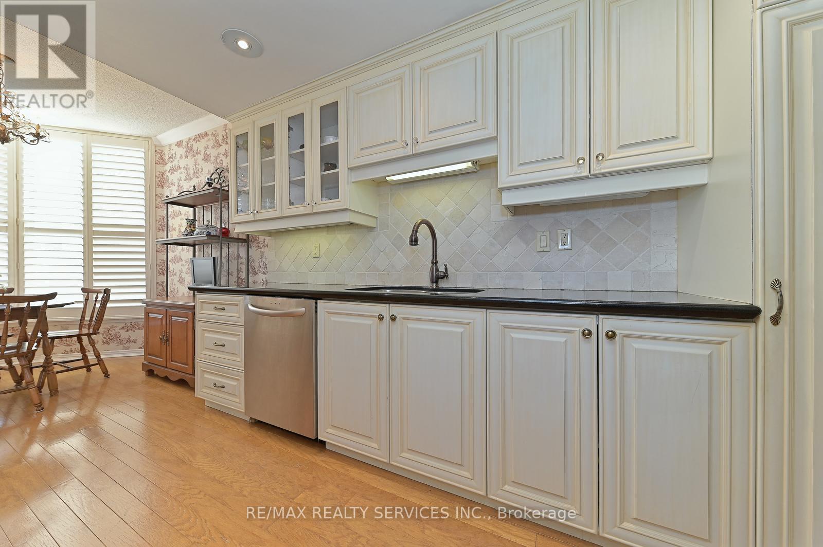 #804 -1905 PILGRIMS WAY, #804