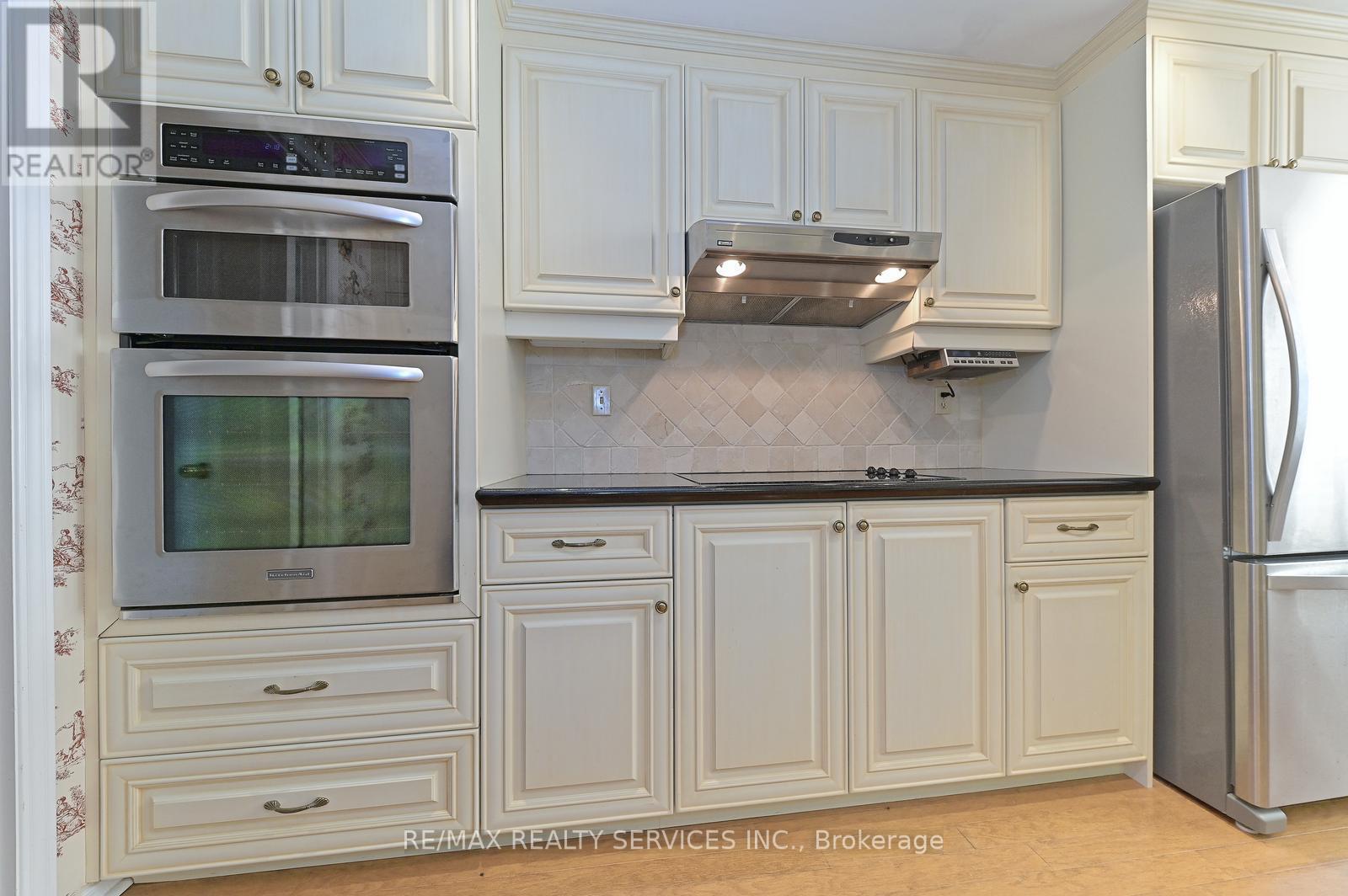 #804 -1905 PILGRIMS WAY, #804