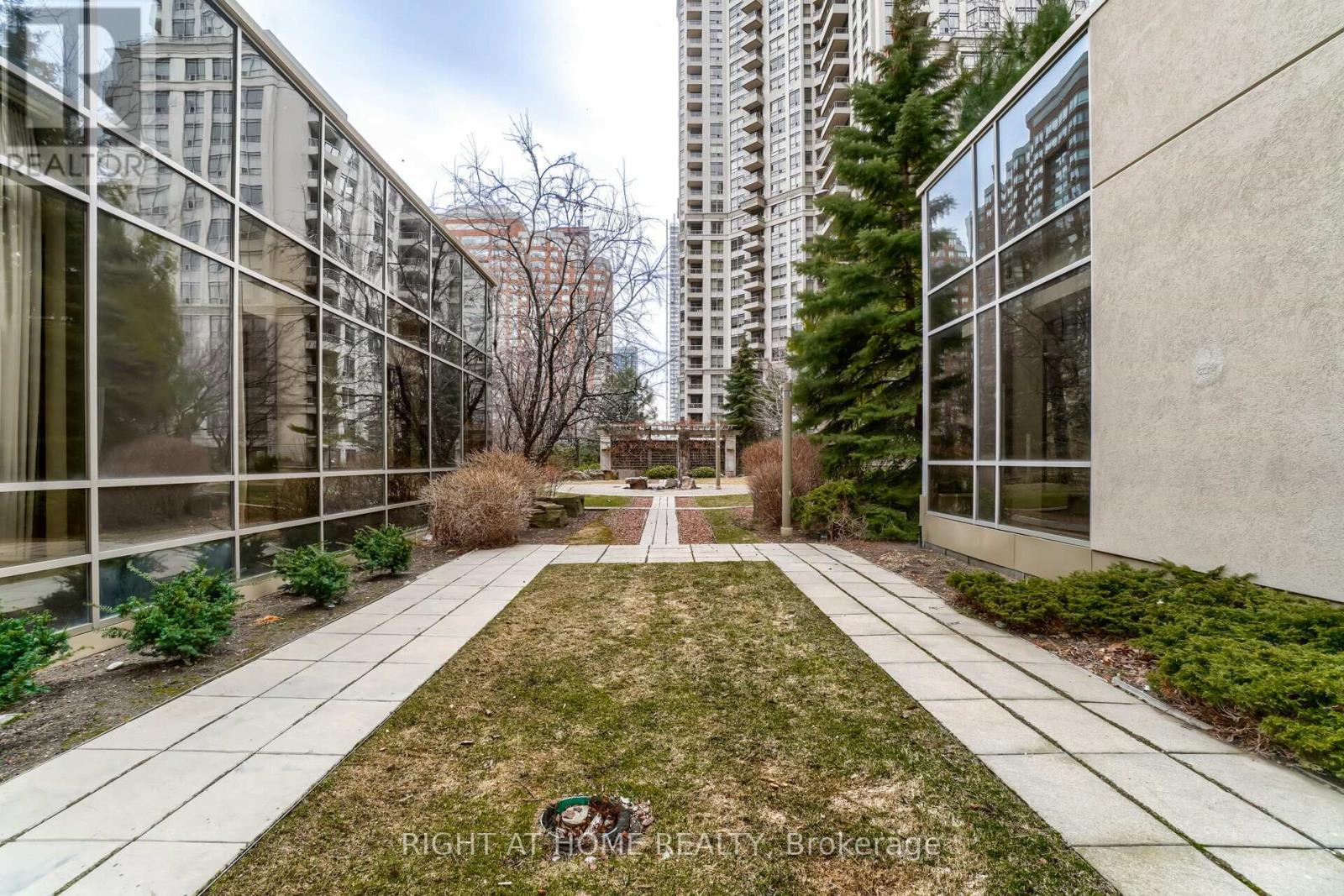 #1622 -3888 DUKE OF YORK BLVD, #1622