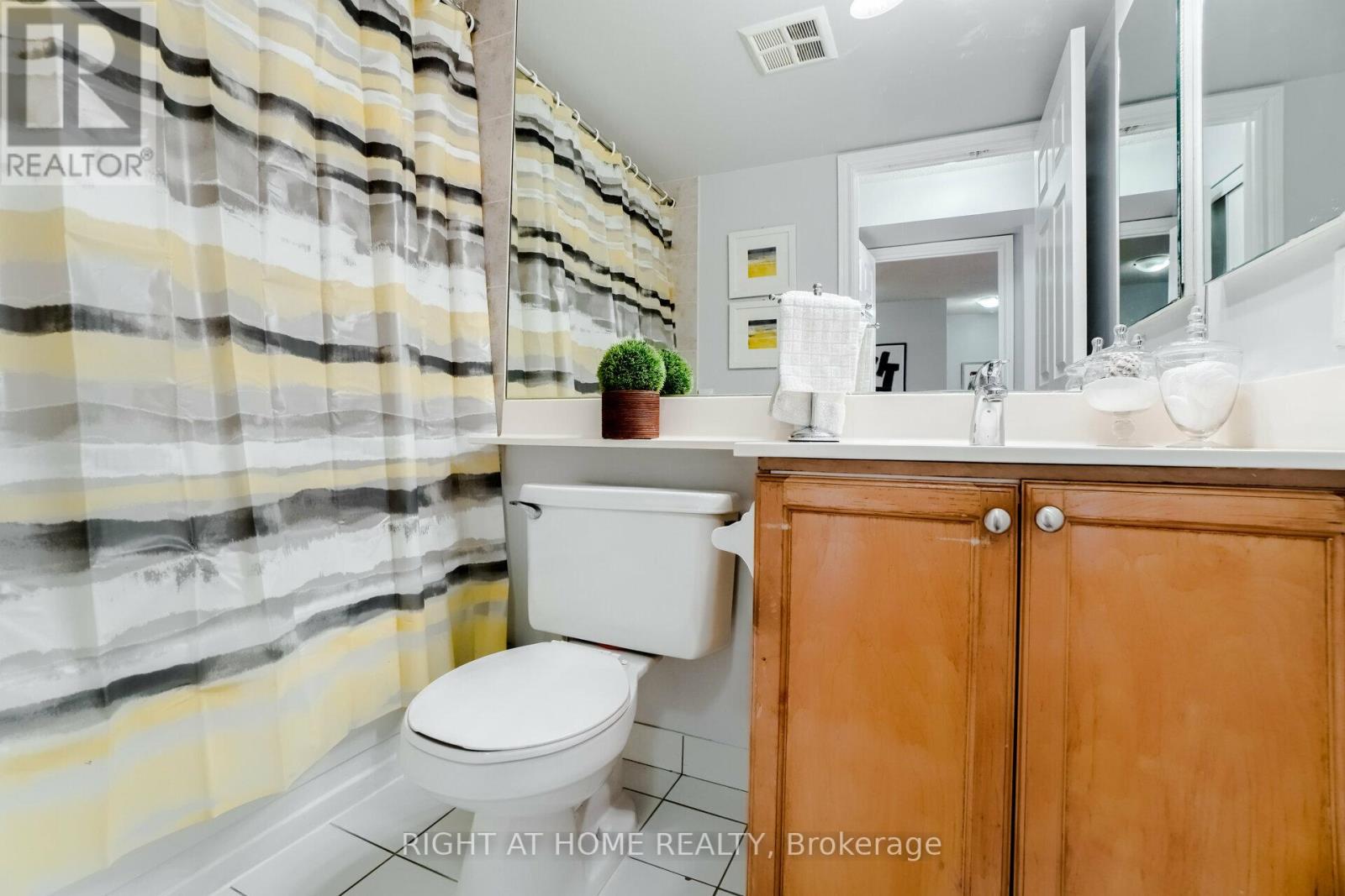 #1622 -3888 DUKE OF YORK BLVD, #1622