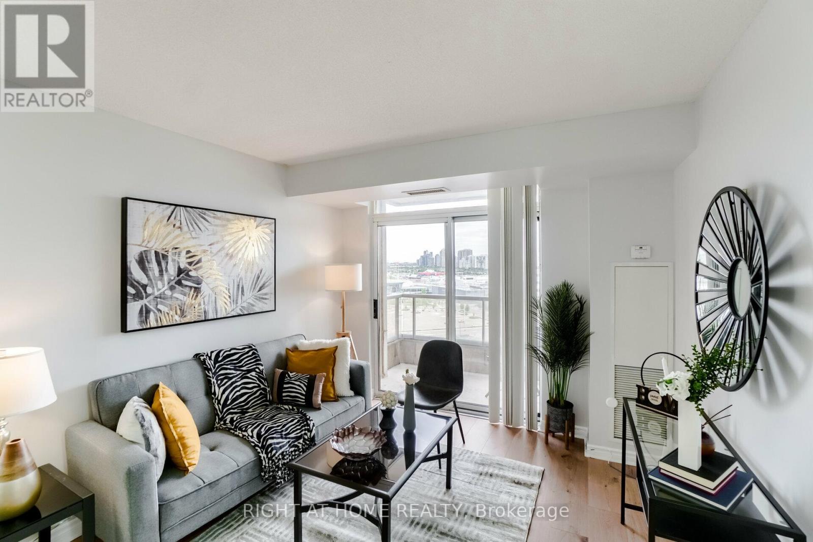 #1622 -3888 DUKE OF YORK BLVD, #1622
